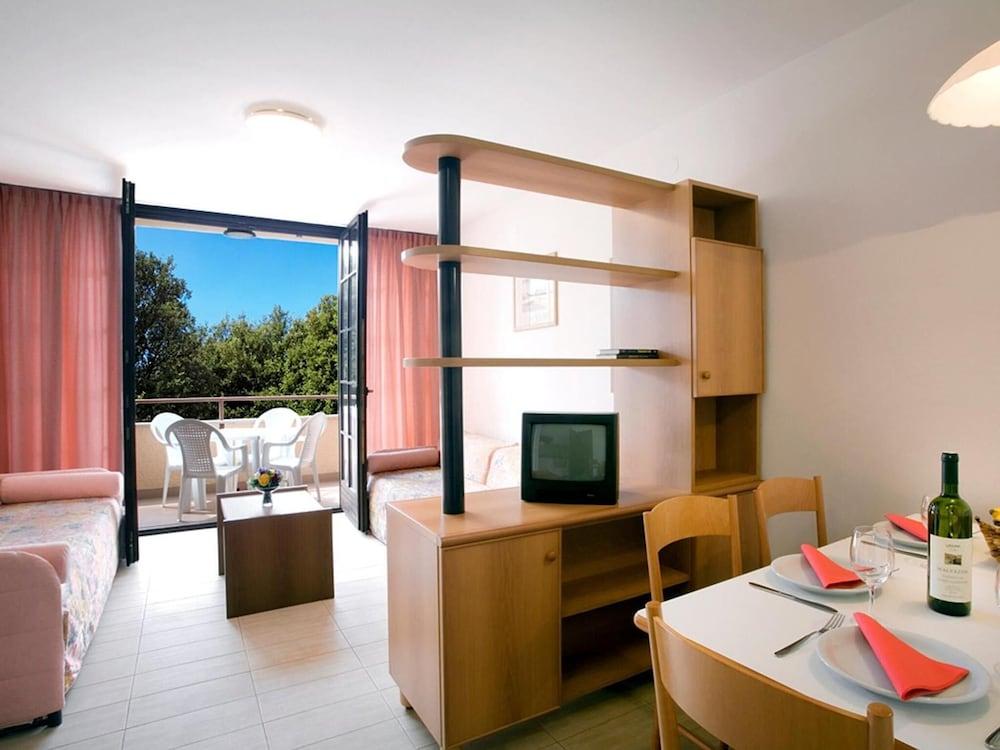 Eurocamp Mobile Homes At Fkk Nudist Campsite Solaris Tar-Vabriga Exterior photo