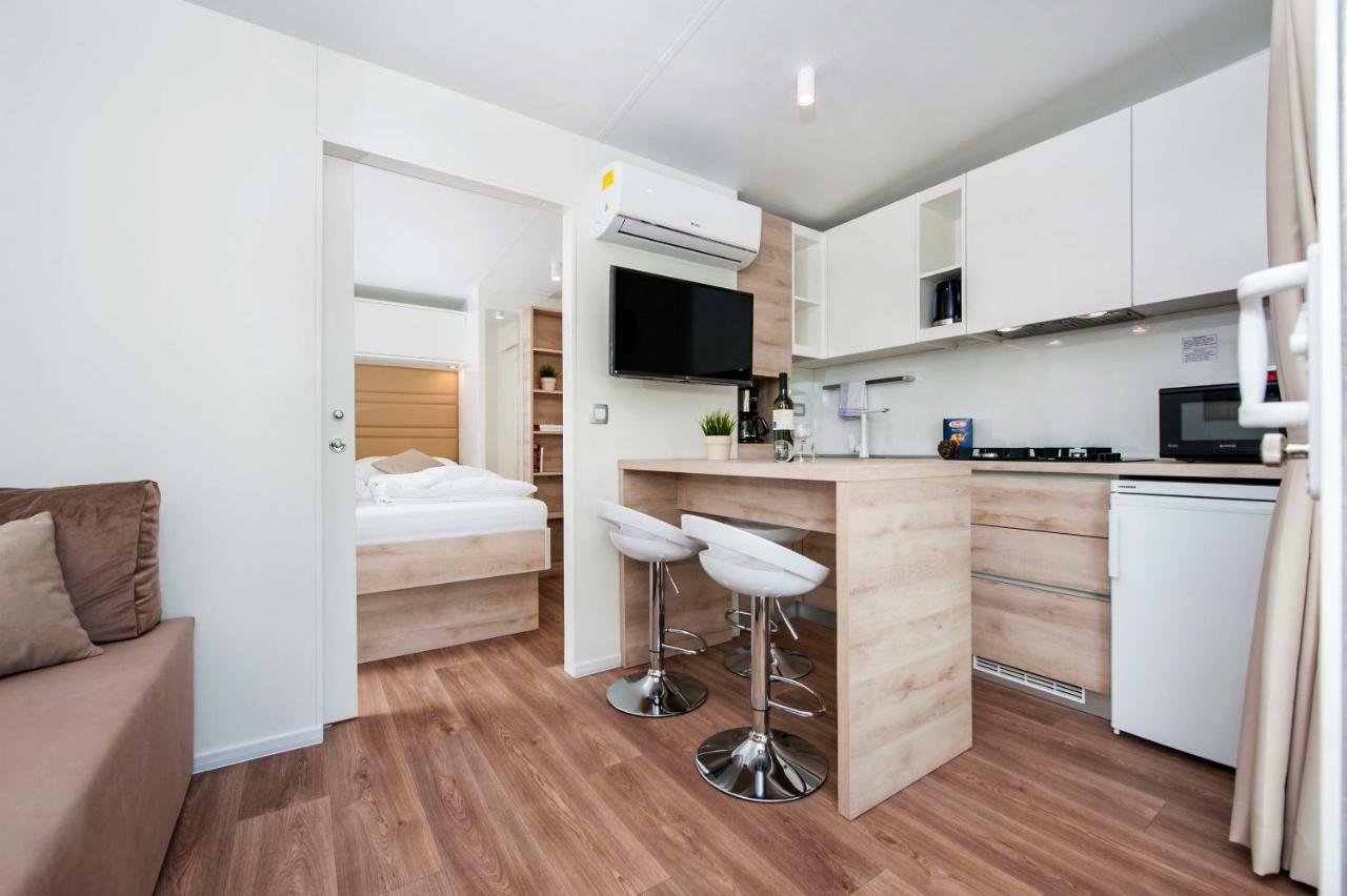 Eurocamp Mobile Homes At Fkk Nudist Campsite Solaris Tar-Vabriga Exterior photo