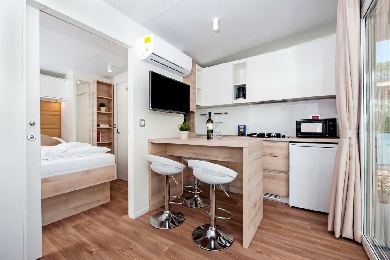Eurocamp Mobile Homes At Fkk Nudist Campsite Solaris Tar-Vabriga Exterior photo